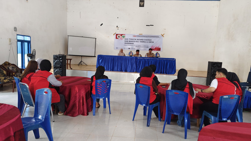 Penyambutan Mahasiswa KKN Unhas di Desa Sudirman Berlangsung Khidmat